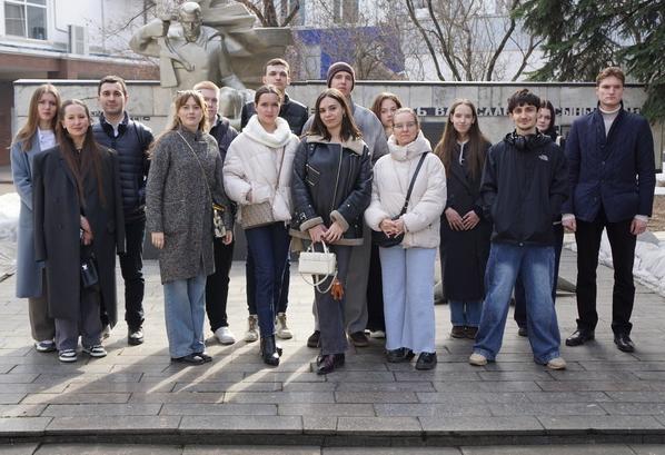 Стажёры Минпромторга России посетили АО «НПП «Салют»